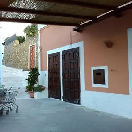 Monolocale Blu Sul Terrazzo A Le Forna * Ponza