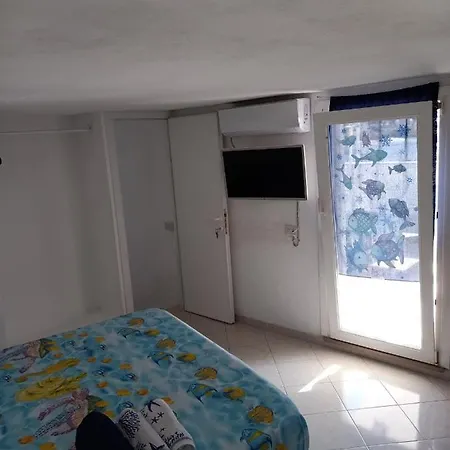 Apartment Monolocale Blu Sul Terrazzo A Le Forna *